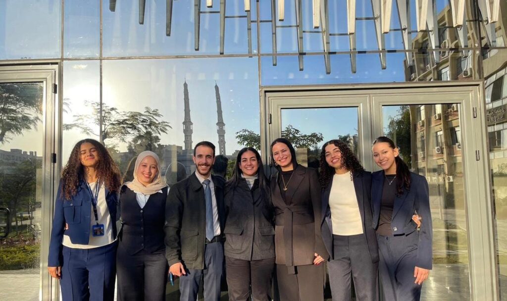 طلاب الجامعة البريطانية