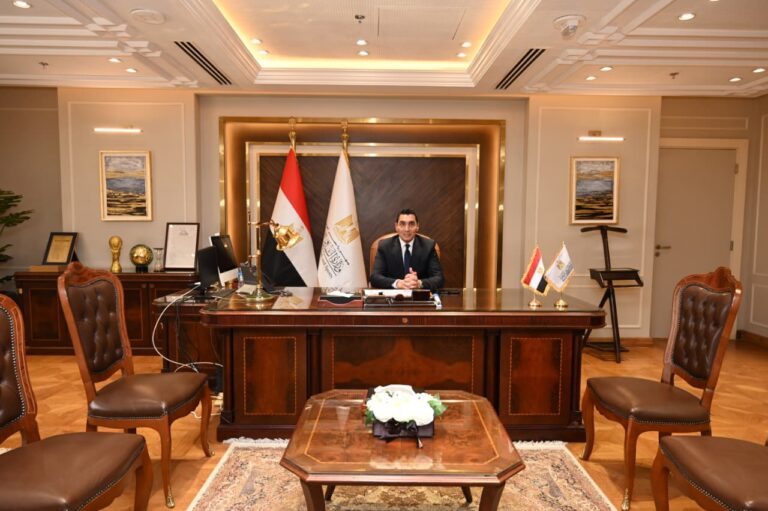 جوهر نبيل وزير الشباب والرياضة