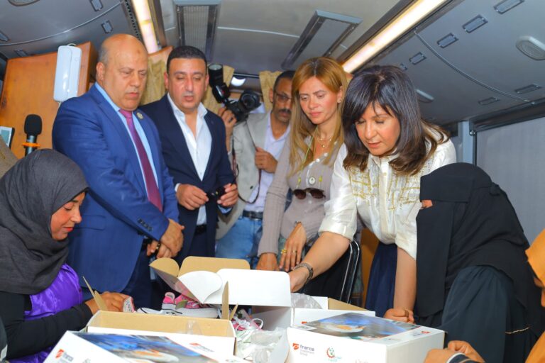 خلال تسليم 15 منزلاً بقرية الشروق