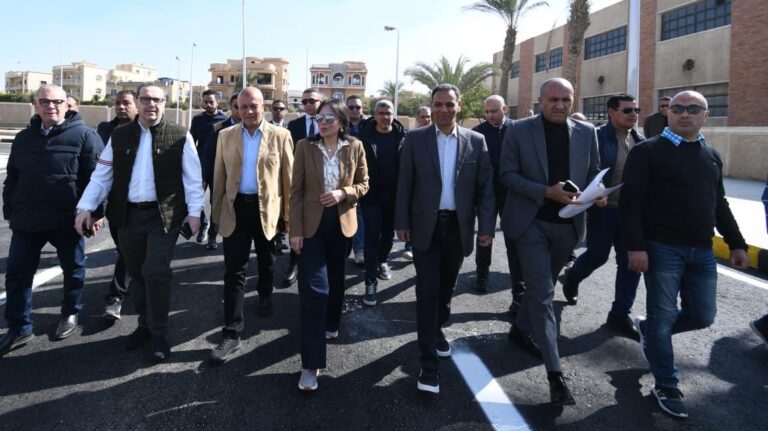 جولة وزيرة الإسكان لمدينة الشروق