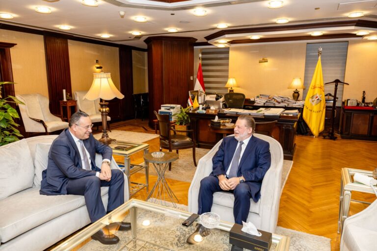 لقاء محافظ البنك المركزي ووزير التعليم العالي