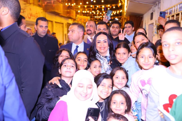 وزيرة التضامن تتفقد إفطار المطرية