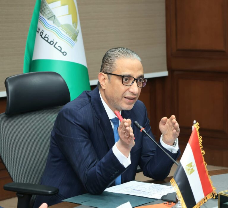 د. أحمد الأنصاري محافظ الجيزة