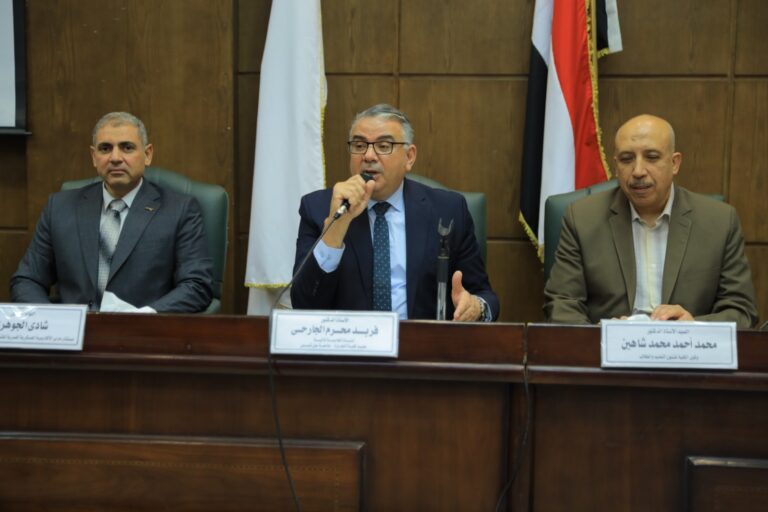 د. فريد محرم عميد كلية التجارة