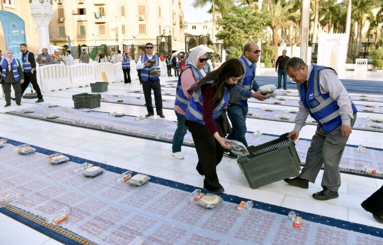 حملة إفطار صائم بتكية آل البيت