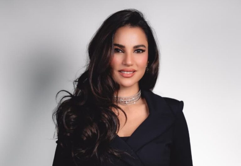 الفنانة درة