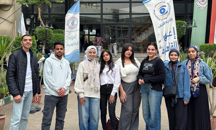 طلاب إعلام القاهرة