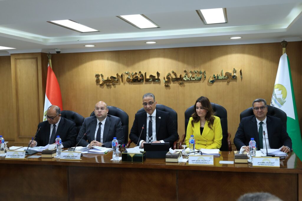 اجتماع محافظ الجيزة