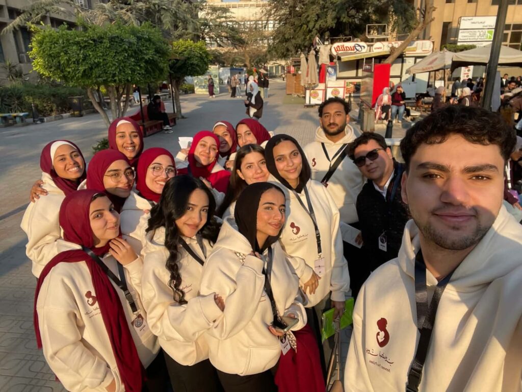 طلاب إعلام القاهرة