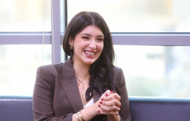 الفنانة سارة بركة