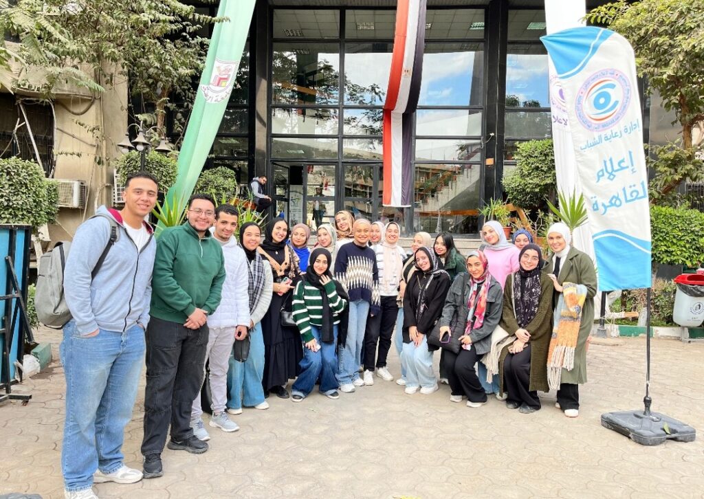 طلاب إعلام القاهرة