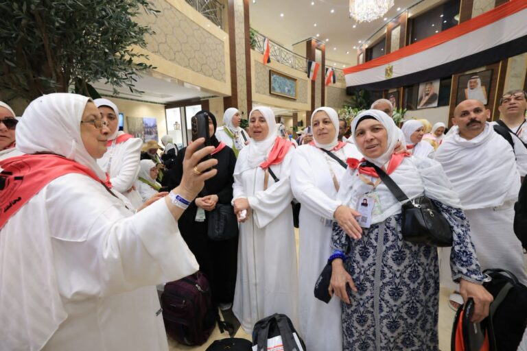 حجاج الجمعيات الأهلية