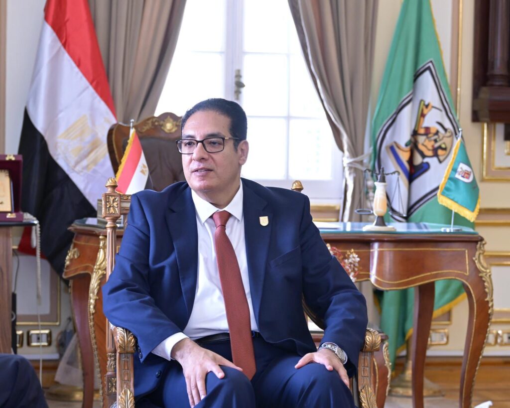 د. محمد سامي رئيس جامعة القاهرة
