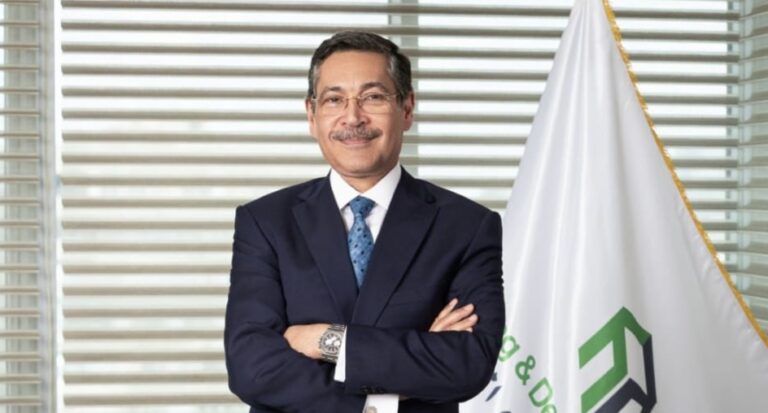 حسن غانم الرئيس التنفيذي لبنك التعمير والاسكان