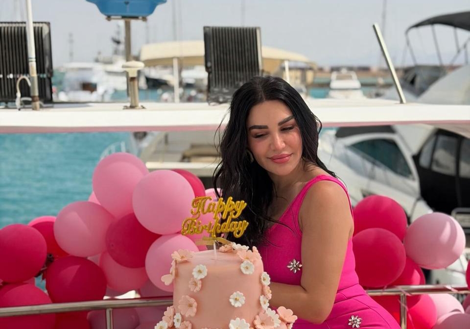سارة نخلة
