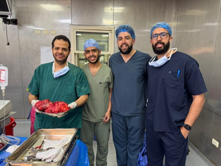 الفريق الطبي