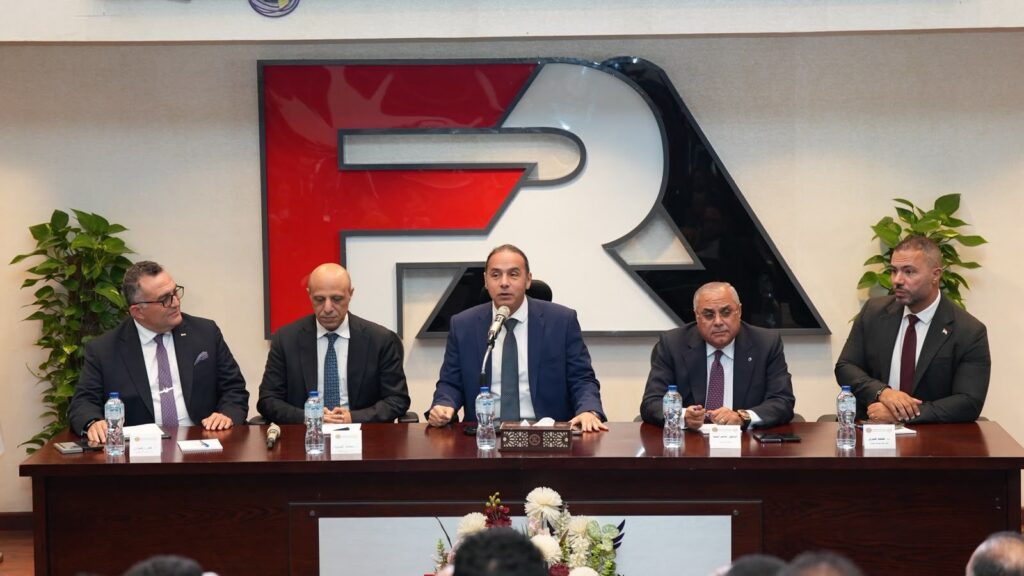 د. إسلام عزام رئيس هيئة الرقابة المالية