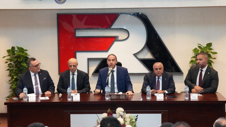 د. إسلام عزام رئيس هيئة الرقابة المالية