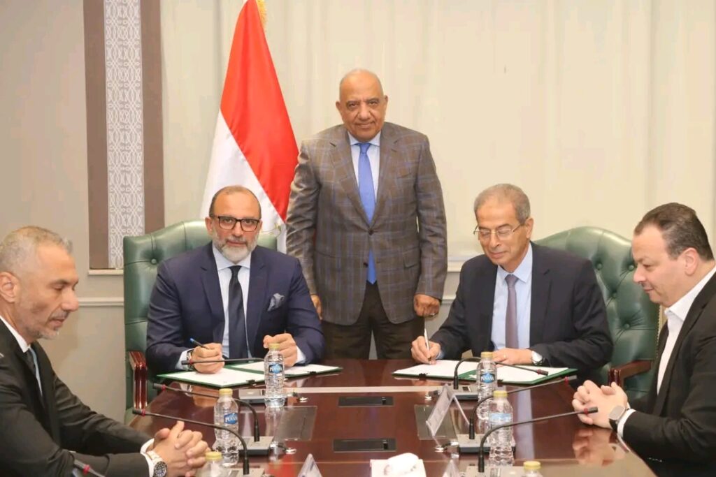خلال توقيع البروتوكول