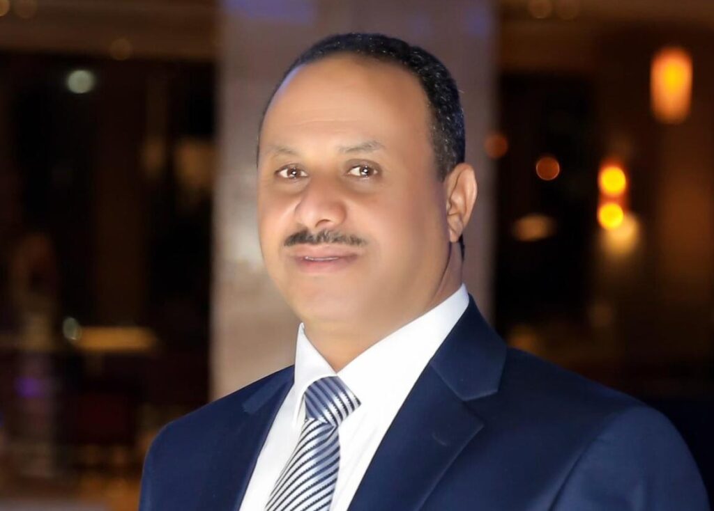 رشاد عبدالغني الخبير السياسي