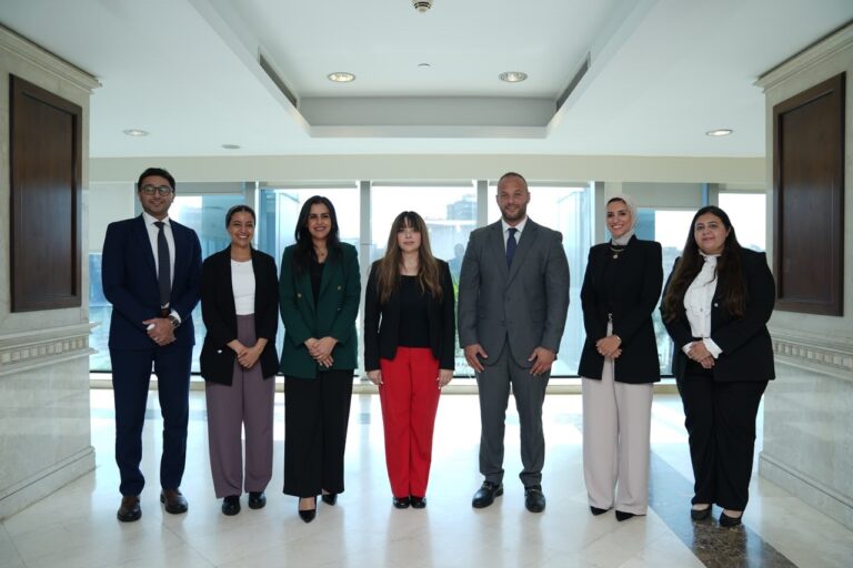 دينا أبو طالب رئيس مجموعة الاتصالات بالبنك الأهلي المصري