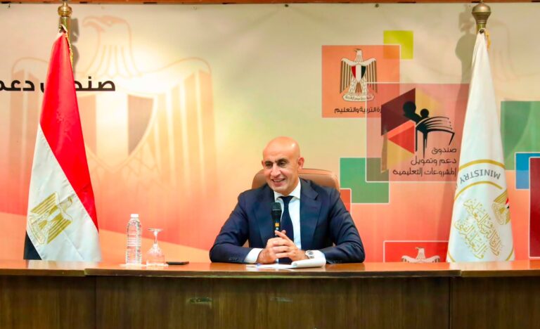 محمد عبداللطيف وزير التربية والتعليم
