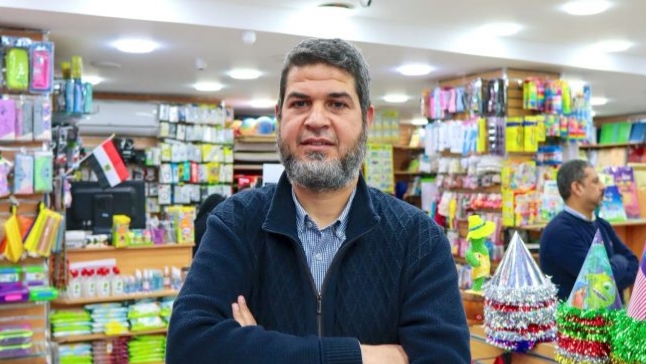 محمد الصفتي وكيل شعبة الأدوات المكتبية