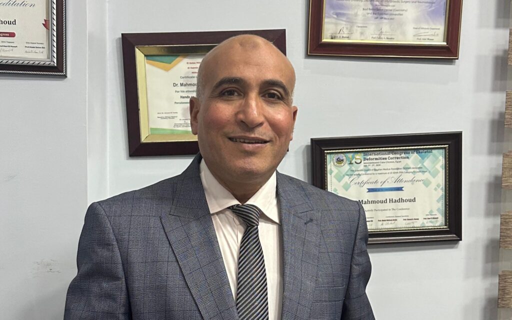 د. محمود هدهود أستاذ جراحة العظام والعمود الفقري