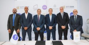 جانب من توقيع البروتوكول