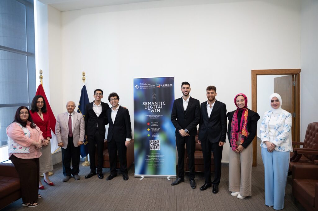 طلاب جامعة مصر للمعلوماتية