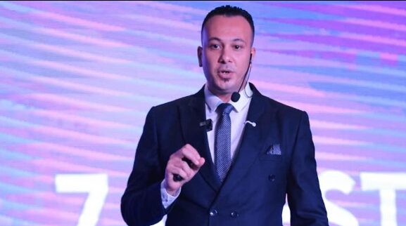 محمد عادل مدير قطاع المبيعات بشركة AOD أبو عمر للتطوير العقاري