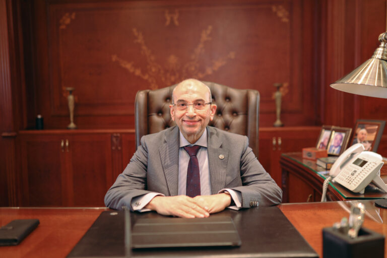 النائب أشرف عبدالغني