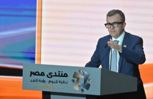 د. أحمد رستم وزير التخطيط