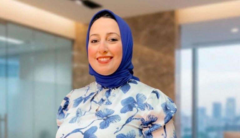 أميرة فؤاد خبيرة أسواق المال